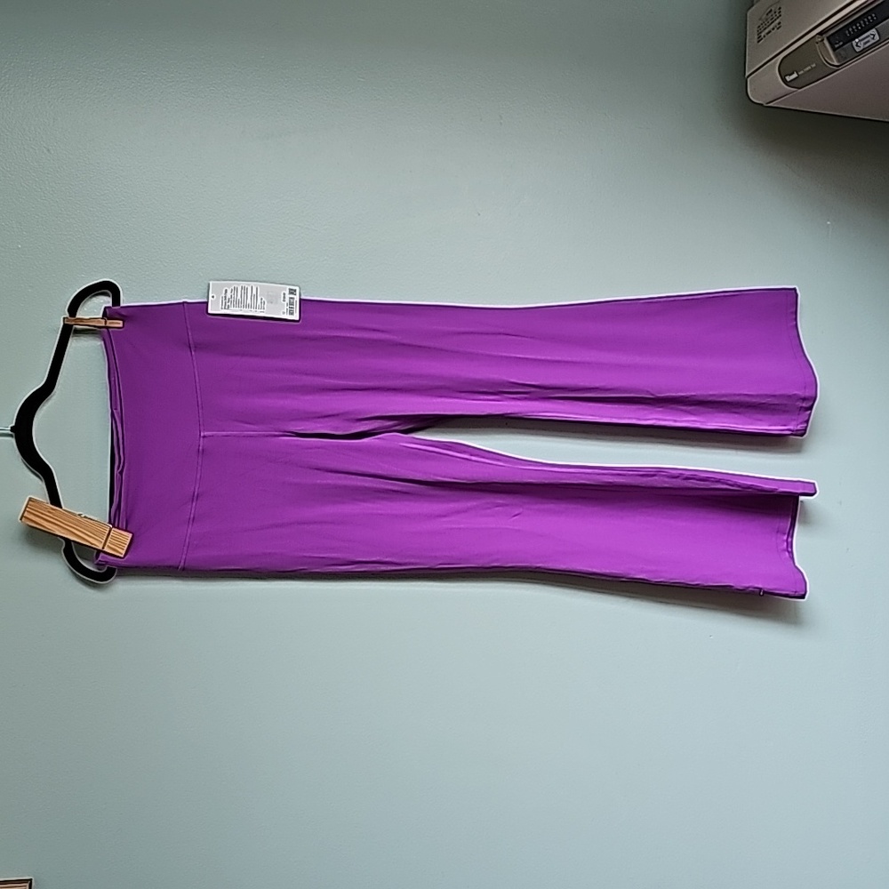 NWT LuLuLemon Grove SHR Flare Pant